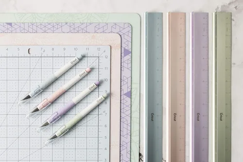 Vista 8 de Cricut TrueControl - Cuchillo para uso como cuchillo de precisión, cuchillo de manualidades, cuchillo de trinchar y cuchillo de pasatiempo