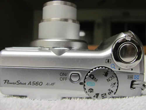 Vista 6 de Canon PowerShot A560 7.1MP Cámara digital con zoom óptico 4x (Modelo antiguo)