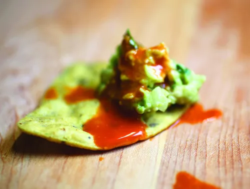 Vista 2 de Salsa picante Hank Sauce, salsa de pimiento picante versátil, salsa picante suave y con sabor único, salsa multiusos