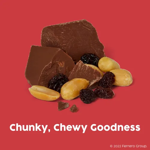 Vista 4 de Chunky, Chocolate con leche con cacahuetes y pasas, barra de caramelo envuelta individualmente, paquete compartido de 2.5 onzas cada uno, paquete