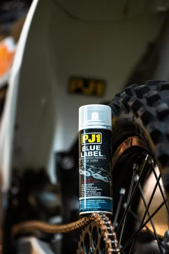 Vista 3 de Lubricante para cadenas y juntas tóricas PJ1 etiqueta azul (aerosol), Azul
