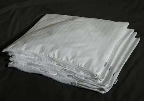 Vista 9 de Kingnex 4 unidades de protectores de almohada impermeables a prueba de plumas con cremallera en el lado largo, tamaño king. Juego de 4 fundas