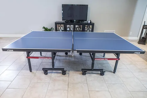 Vista 45 de STIGA Advantage Series Ping Pong Tables - 13, 15, 18, and 25mm Tabletops - Quickplay 10 Minute Assembly - Playback Mode - Recreational to Tournament