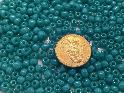 Vista 2 de Cuentas de vidrio checo verde aguamarina opaco. Tamaño: 6/0 1.41 oz / 1.4 oz (Aqua Opaque)