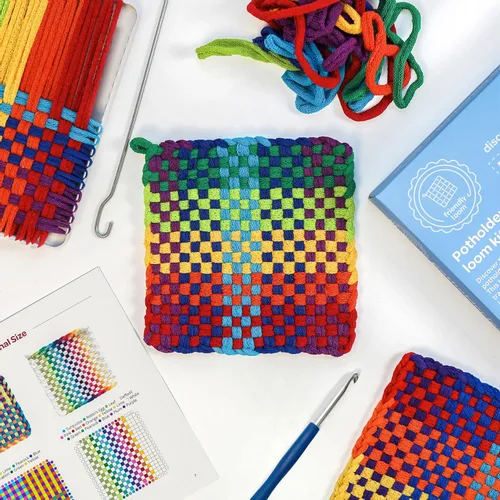 Vista 4 de Harrisville Designs soporte de cacerola de 7 pulgadas, tamaño tradicional, kit de telar para hacer dos soportes.