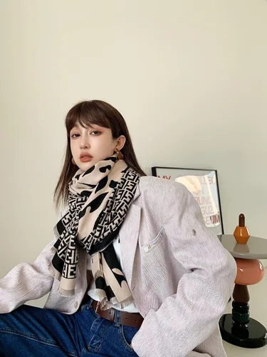 Vista 2 de iCuviy Bufanda grande de moda para invierno, chales y envolturas para mujer, extra suave, sensación de cachemira, bufandas frías para mujer